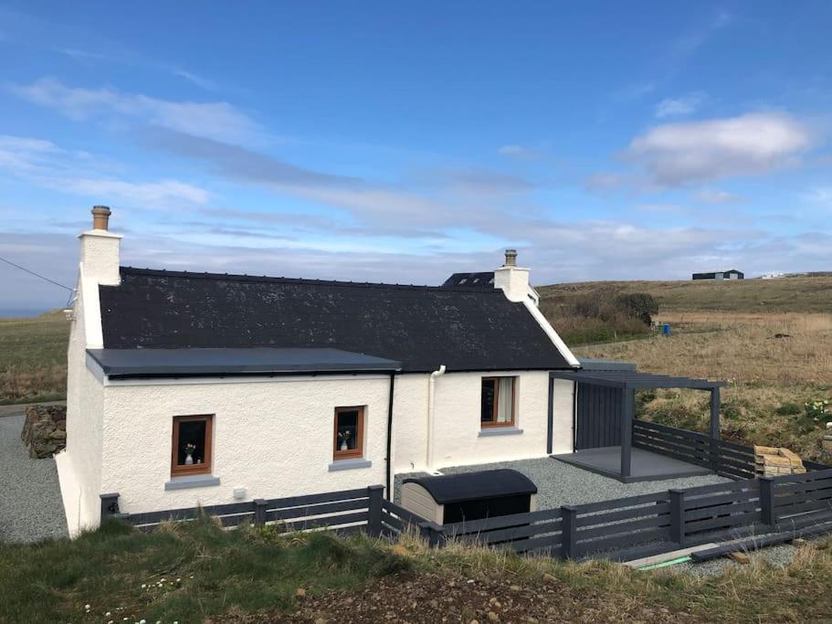No. 6 - The Little House That Gives You A Hug Trumpan Exterior photo